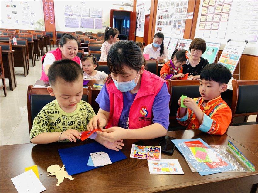2010款奥迪怎么打开太阳能自动换气功能